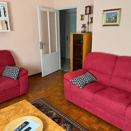 Appartement Annetta Mit Sicht Auf Und Berge 75 M² By Interhome